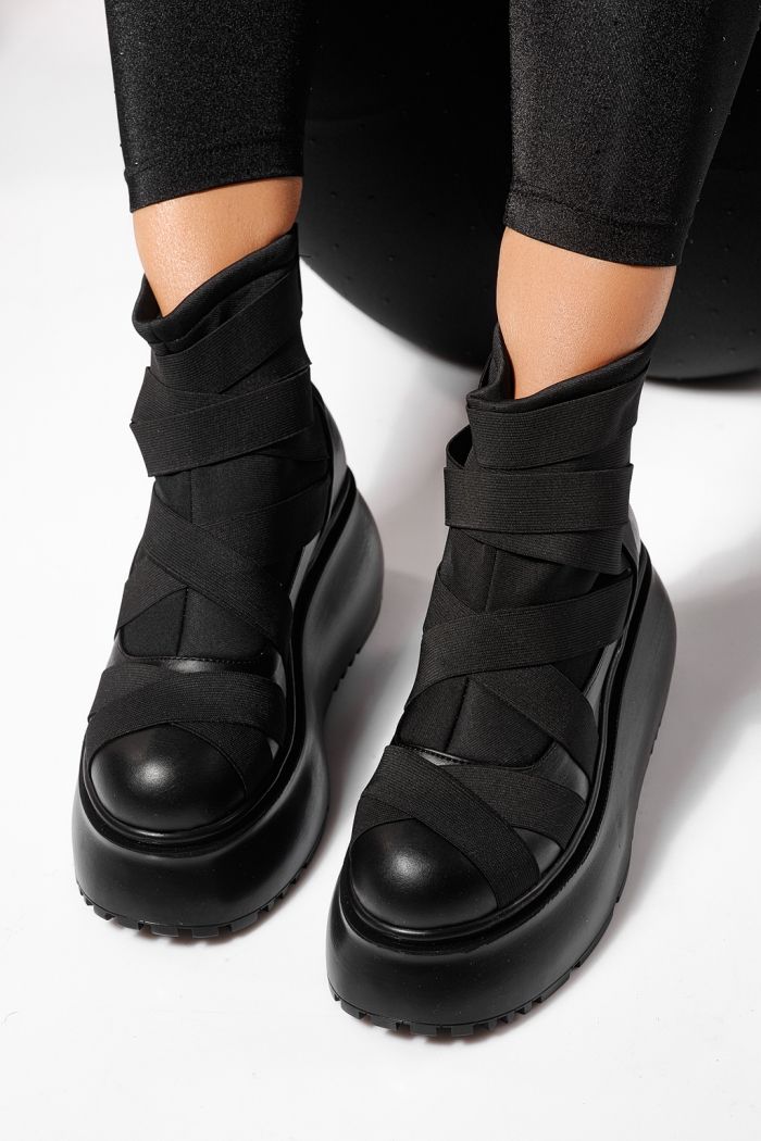 Дамски боти подплатени черни от еко кожа Ines #23167