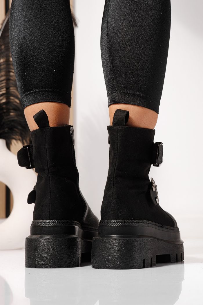 Дамски черни подплатени ботуши от екокожа Eniko #23171