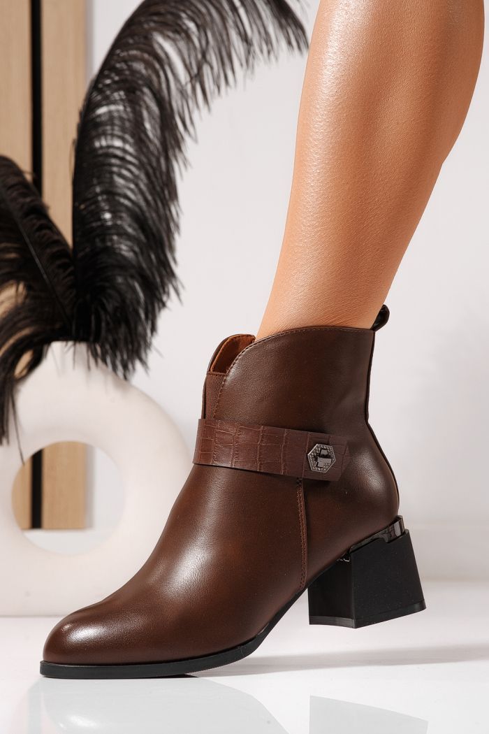 Дамски боти подплатени с пух кафяв от еко кожа Carla #23071