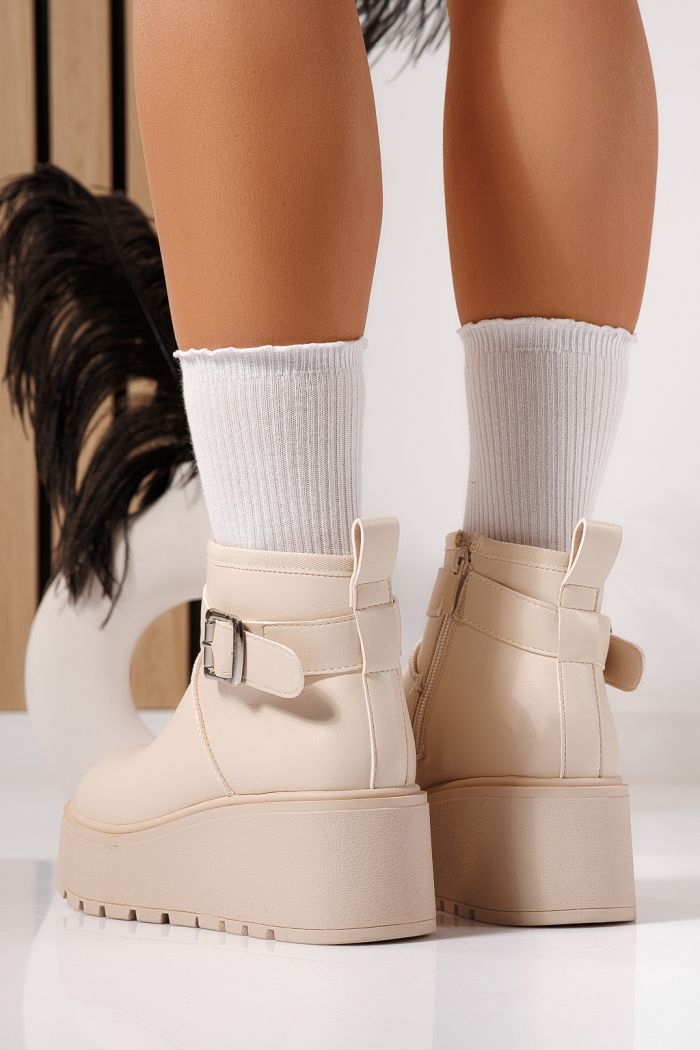 Дамски боти подплатени с пух бежови от еко кожа June #23085