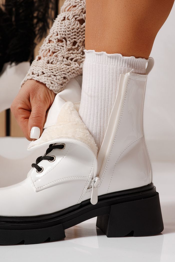 Дамски боти подплатени с пух бели от лачена еко кожа Joplin #23082