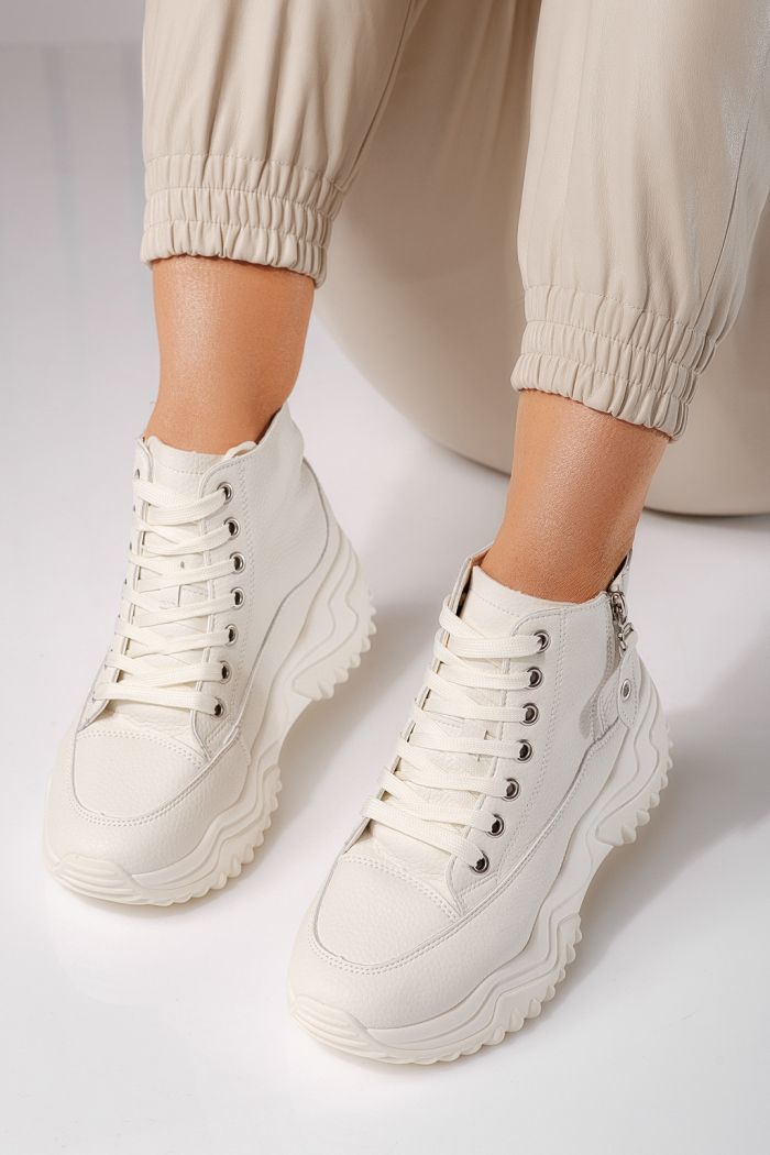 Дамски бежови кецове от еко кожа Layla #24156