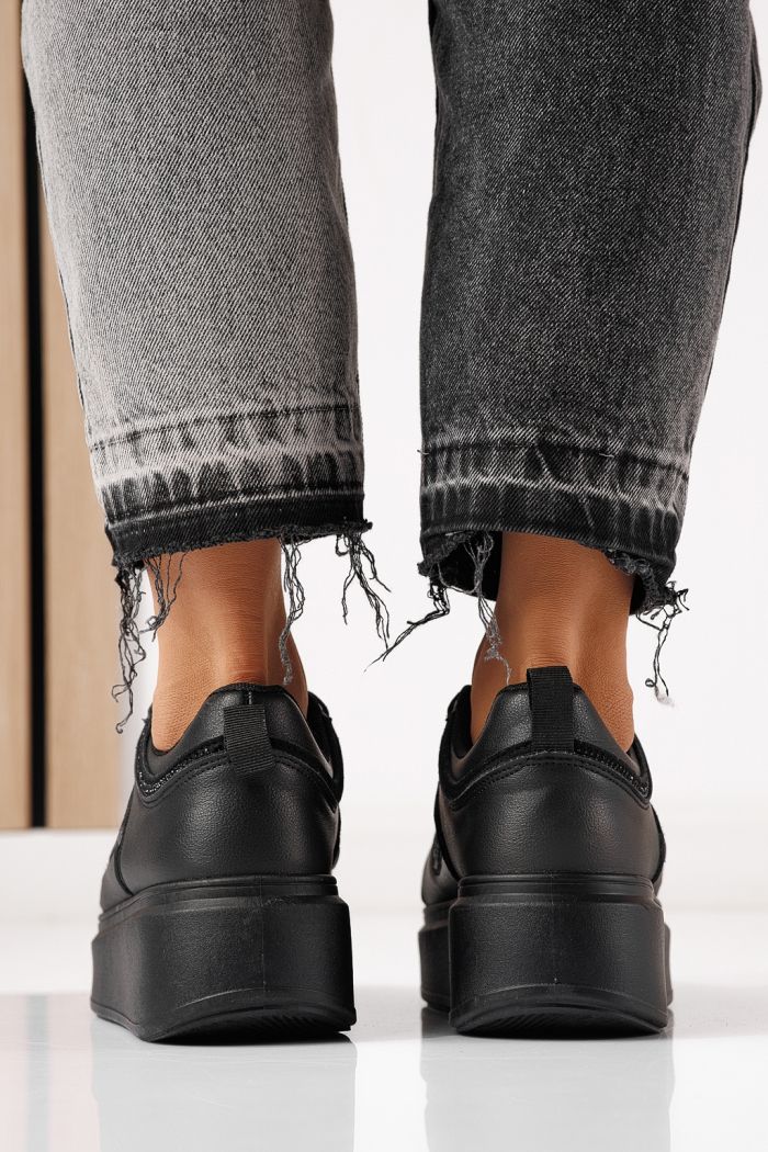 Дамски маратонки черни от еко кожа Delia #24080