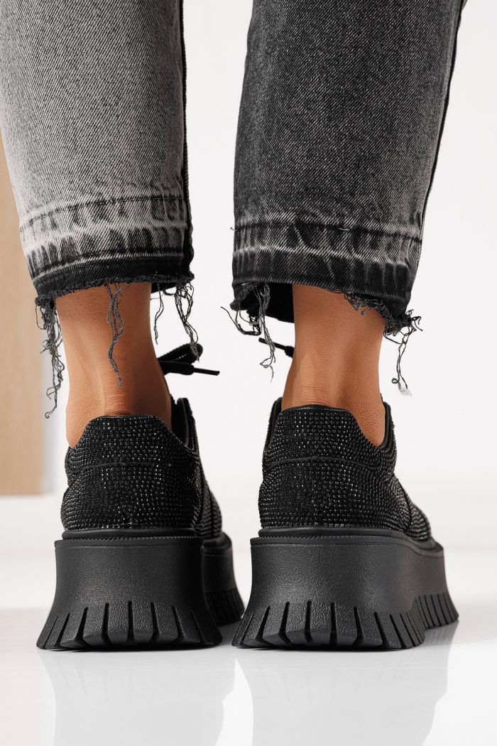 Дамски маратонки черни от текстилен материал Ellania #24092