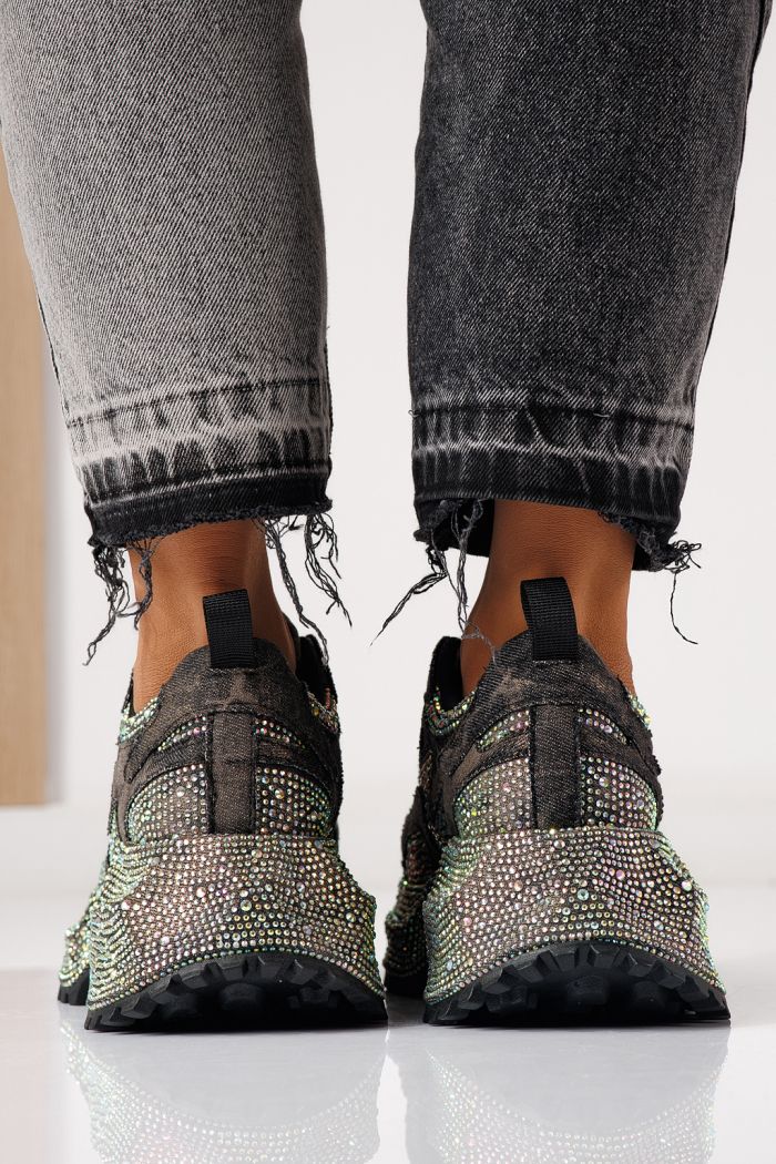 Дамски маратонки черни от текстилен материал Evelin #24087