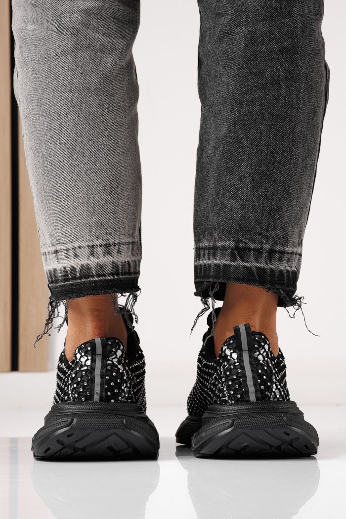 Дамски маратонки черни от текстилен материал Lilien #24149