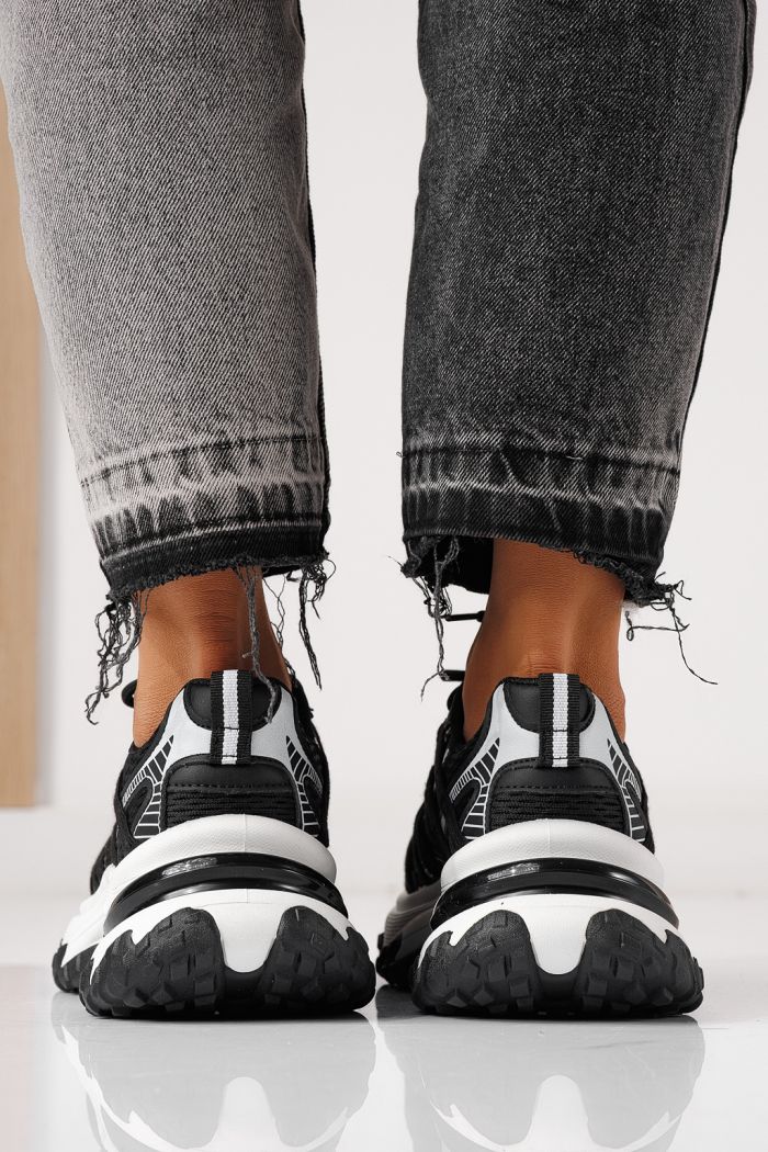 Дамски маратонки черни от текстилен материал Jullya #24130