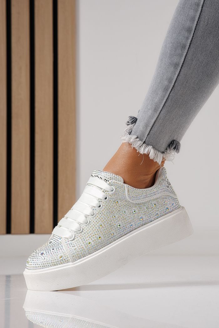 Дамски маратонки бели от текстилен материал Ellania #24090