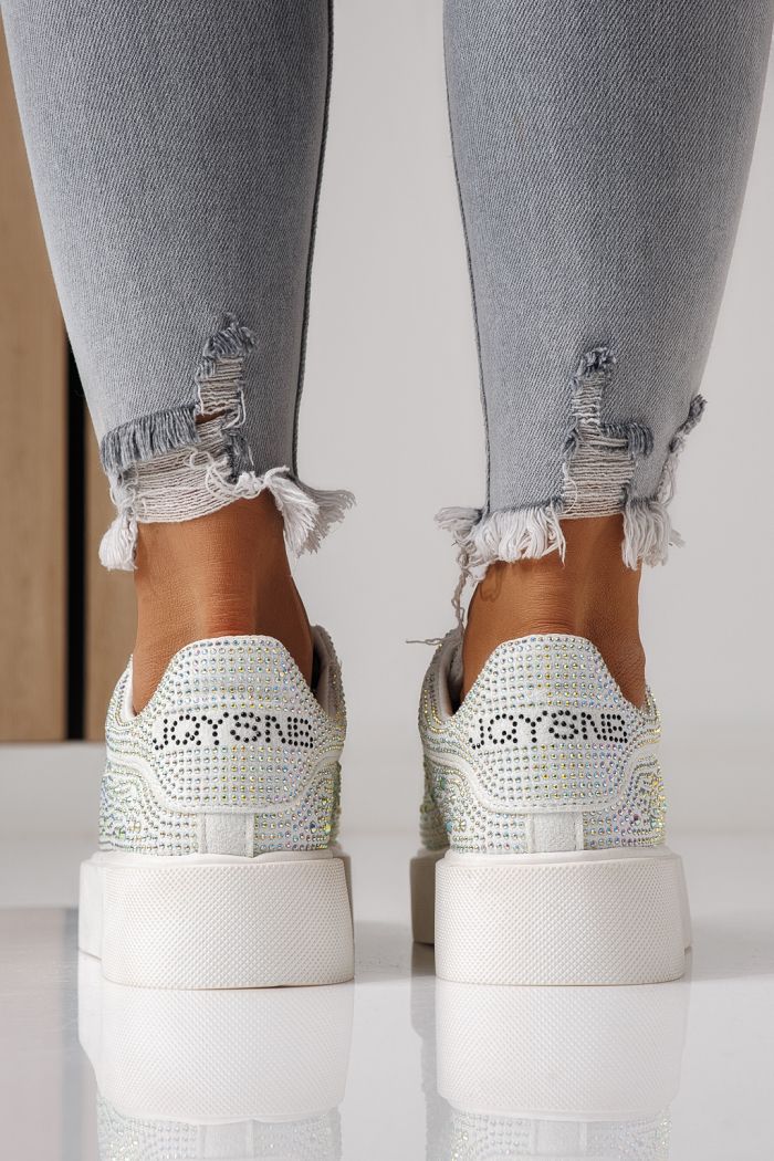 Дамски маратонки бели от текстилен материал Ellania #24090