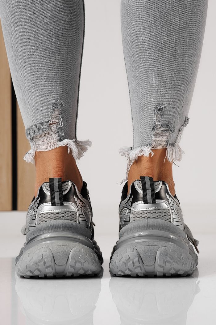 Дамски маратонки сиви от текстилен материал Laura #24144