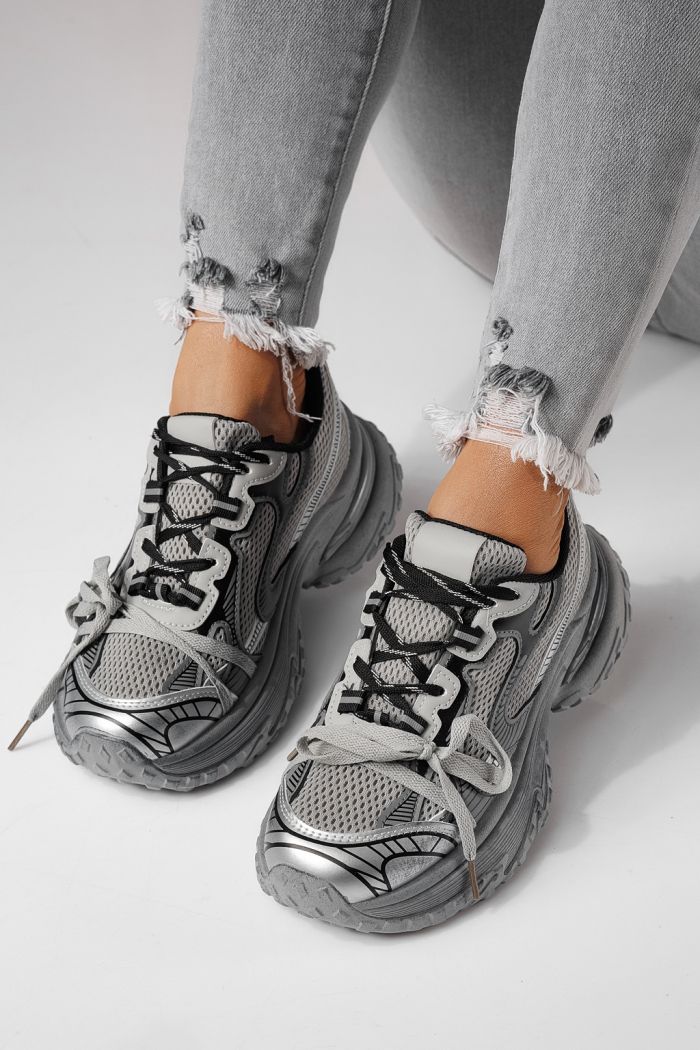 Дамски маратонки сиви от текстилен материал Laura #24144