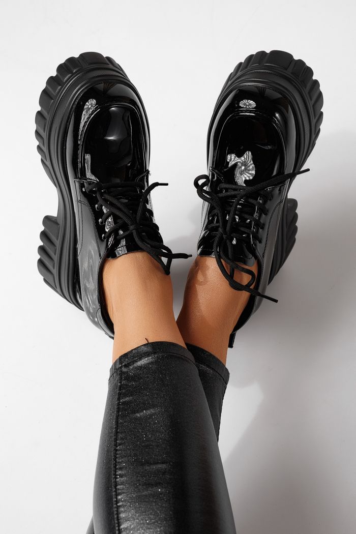 Всекидневни дамски обувки черни от лачена еко кожа Larisa #24068