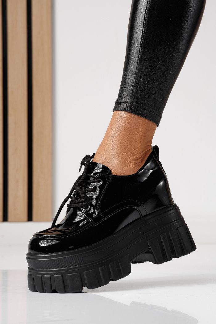 Всекидневни дамски обувки черни от лачена еко кожа Larisa #24068