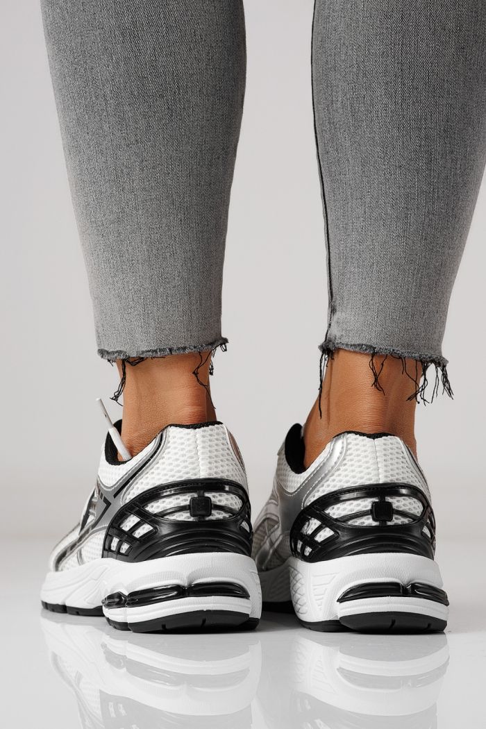 Дамски маратонки сребристи от текстилен материал Lilien #24146