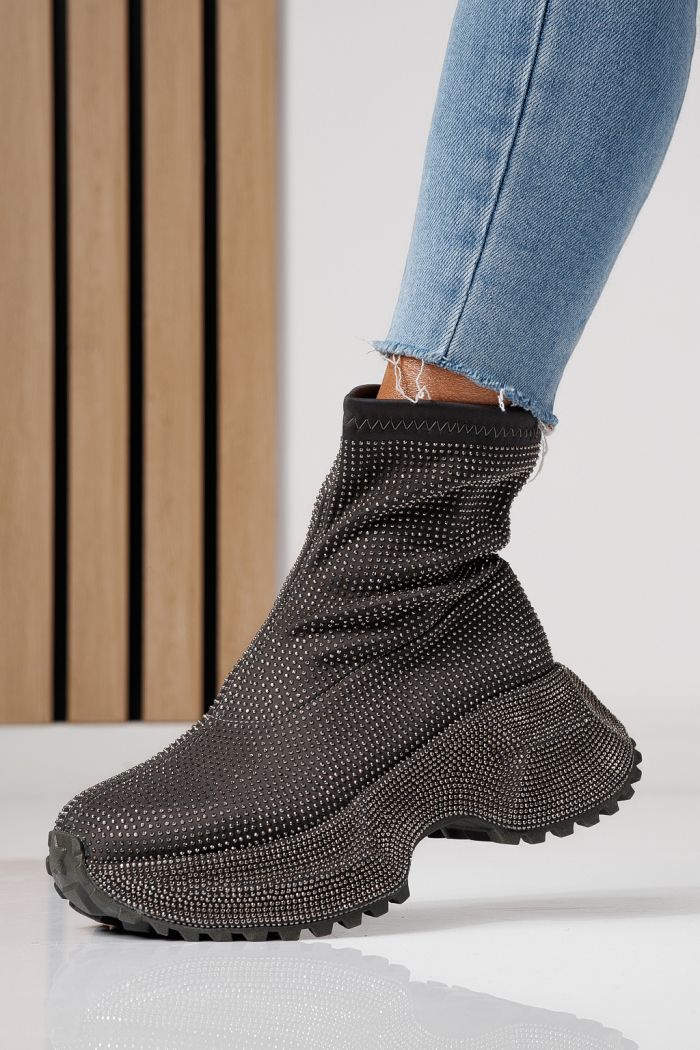 Дамски маратонки сиви от текстилен материал Ines #24121