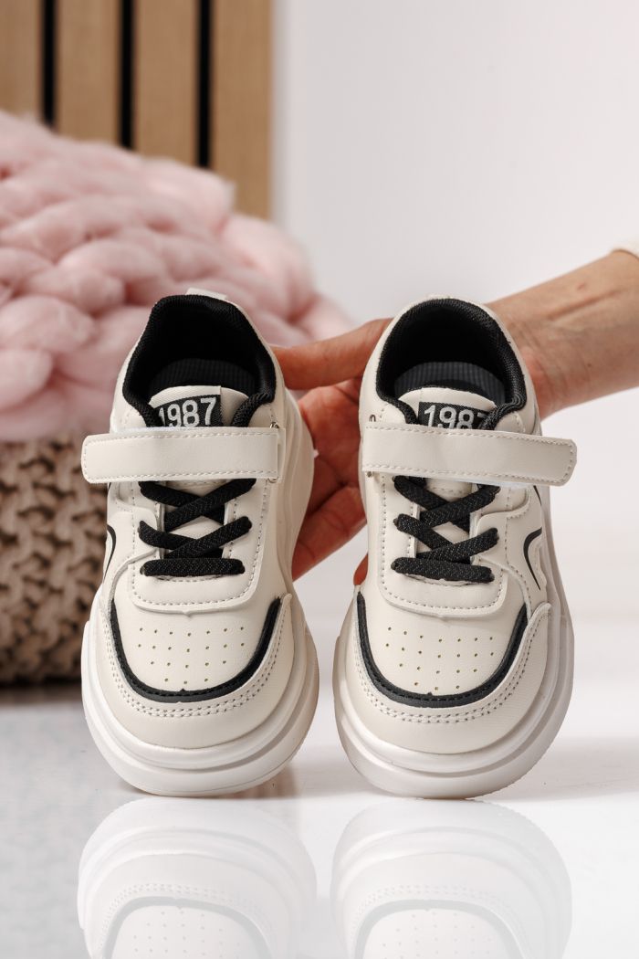 Детски маратонки черни от еко кожа Alina #24038