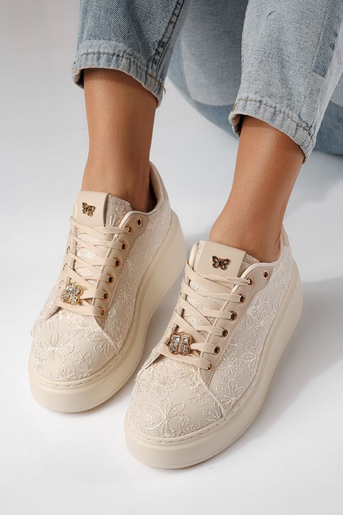 Дамски маратонки бежови от текстилен материал Carla #24291