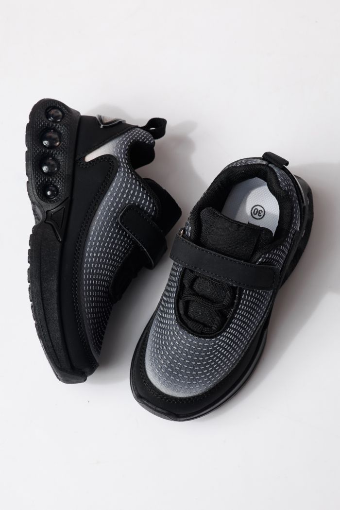 Детски маратонки черни от текстилен материал Victoria #24357