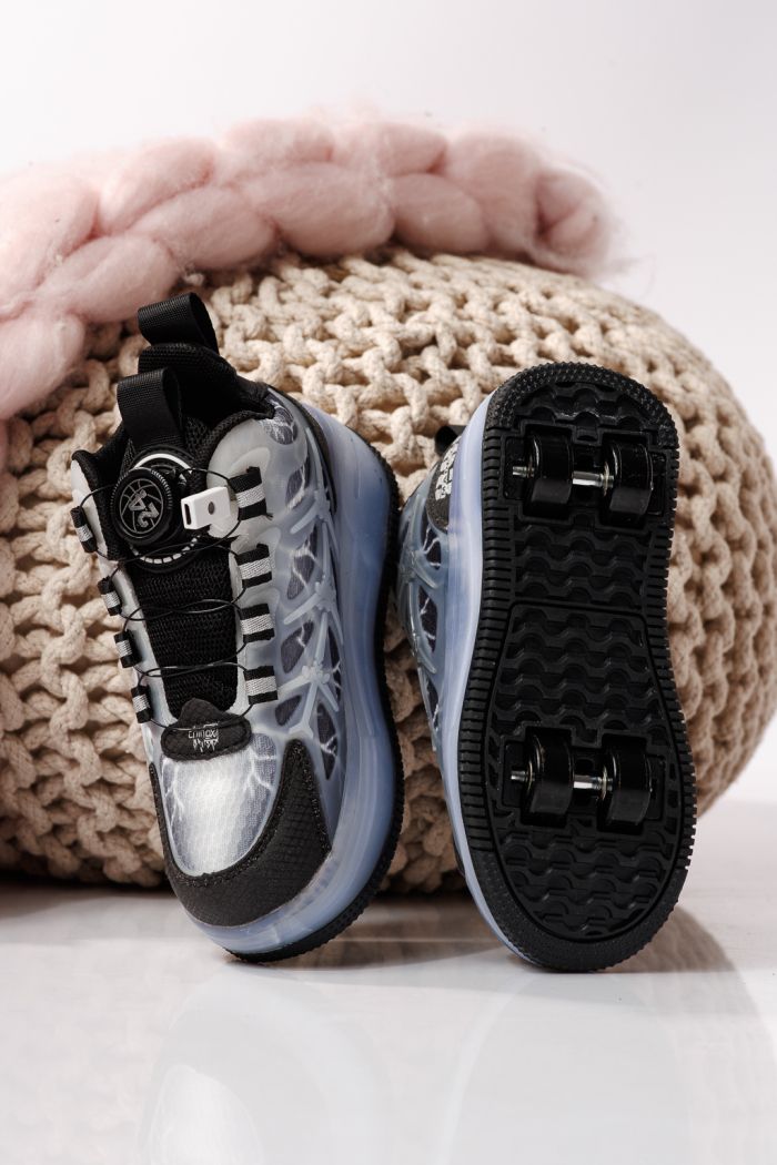 Маратонки с колелца черни от текстилен материал  Carla #24409