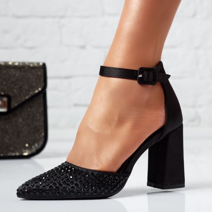 Дамски бели сатенени високи токчета Iulia #24445