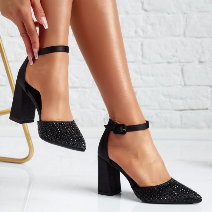 Дамски бели сатенени високи токчета Iulia #24445