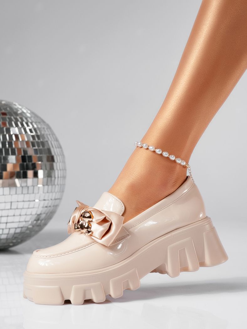 Всекидневни дамски обувки бежови от лачена еко кожа Natalia2 #24483