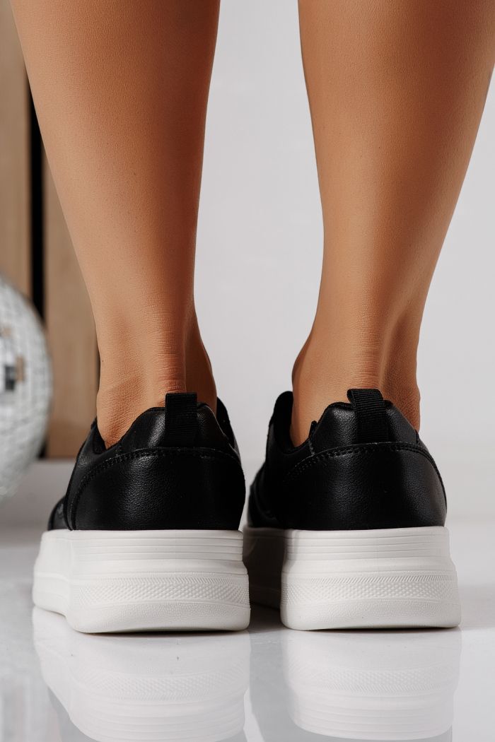 Дамски маратонки черни от еко кожа Adna #24410