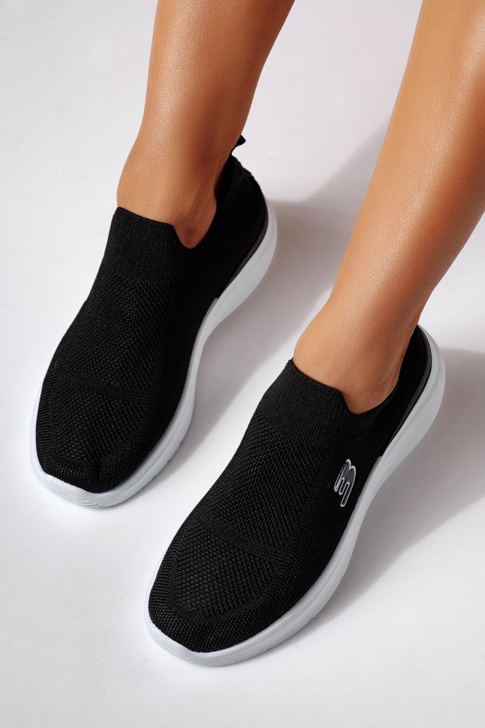 Дамски маратонки черни от текстилен материал Alona #24459