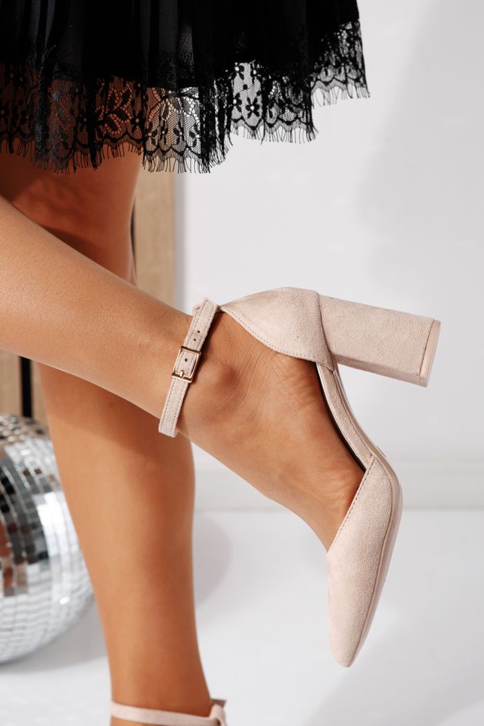 Дамски обувки с ток бежови от обърната еко кожа Noemi #24450