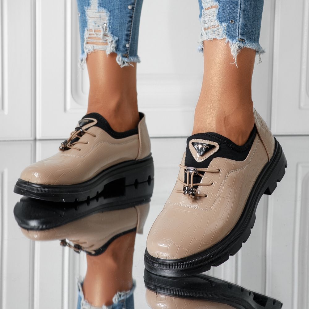 дамски бежови ежедневни обувки от лачена кожа Mariah #24605