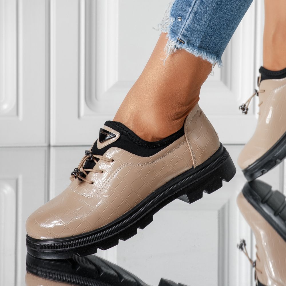 дамски бежови ежедневни обувки от лачена кожа Mariah #24605