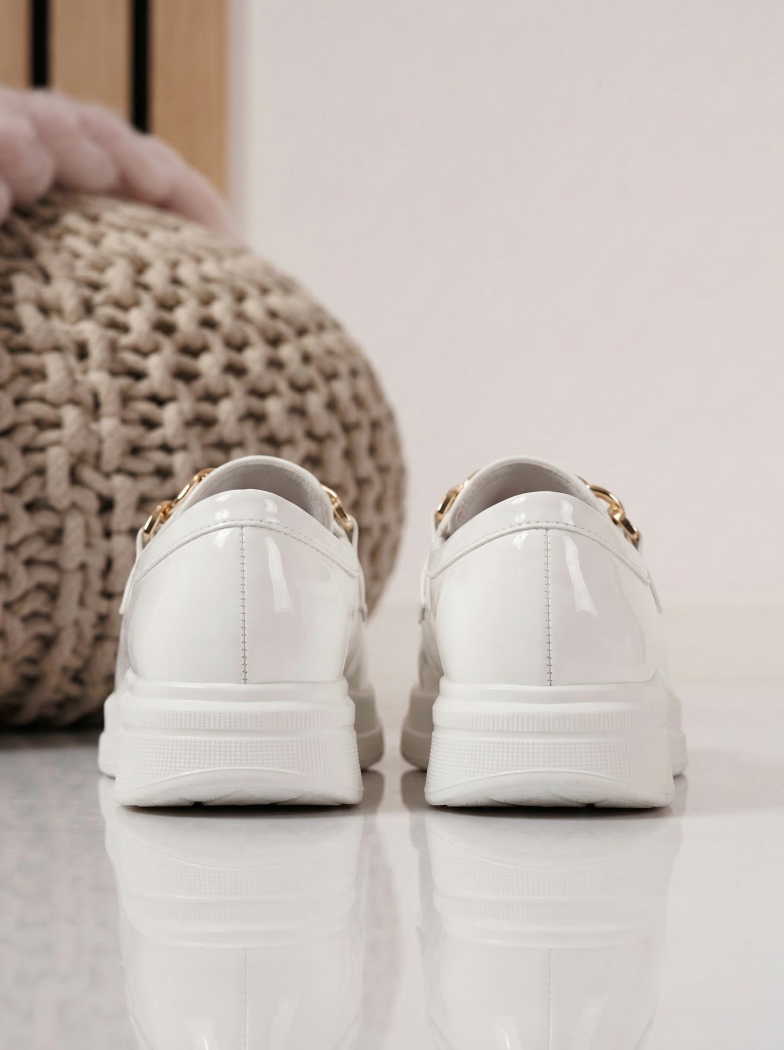 Бели момичешки обувки от екологична лачена кожа Андреина #24629