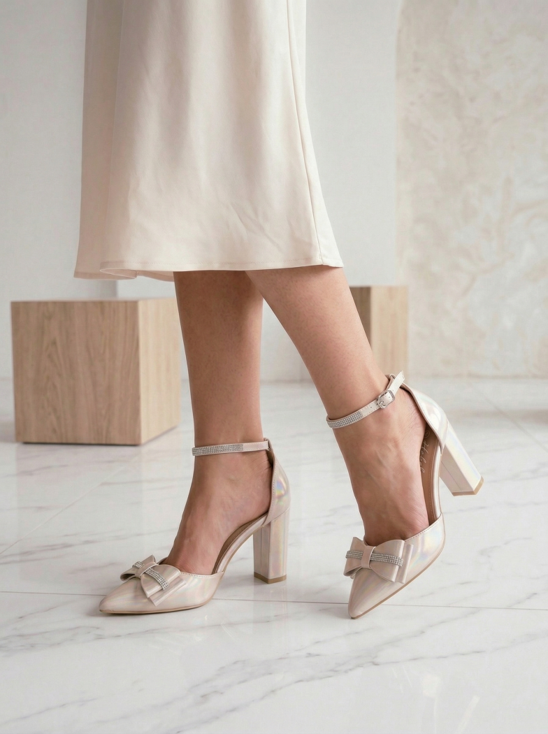 Дамски обувки с ток златисти от еко кожа Elis #24674