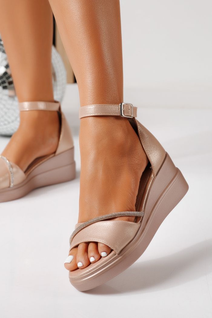 Дамски сандали с платформа розово-златисти  от еко кожа Althea #24849