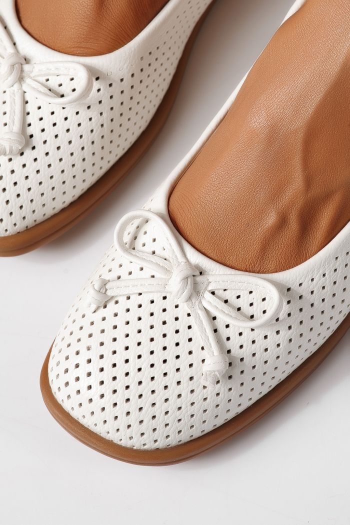 Дамски балерини бели от еко кожа Brielle #24888