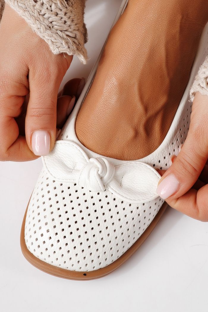 Дамски балерини бели от еко кожа Amaris #24876