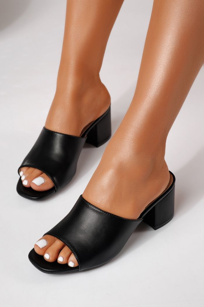 Дамски чехли с ток черни от еко кожа Azelia #24747