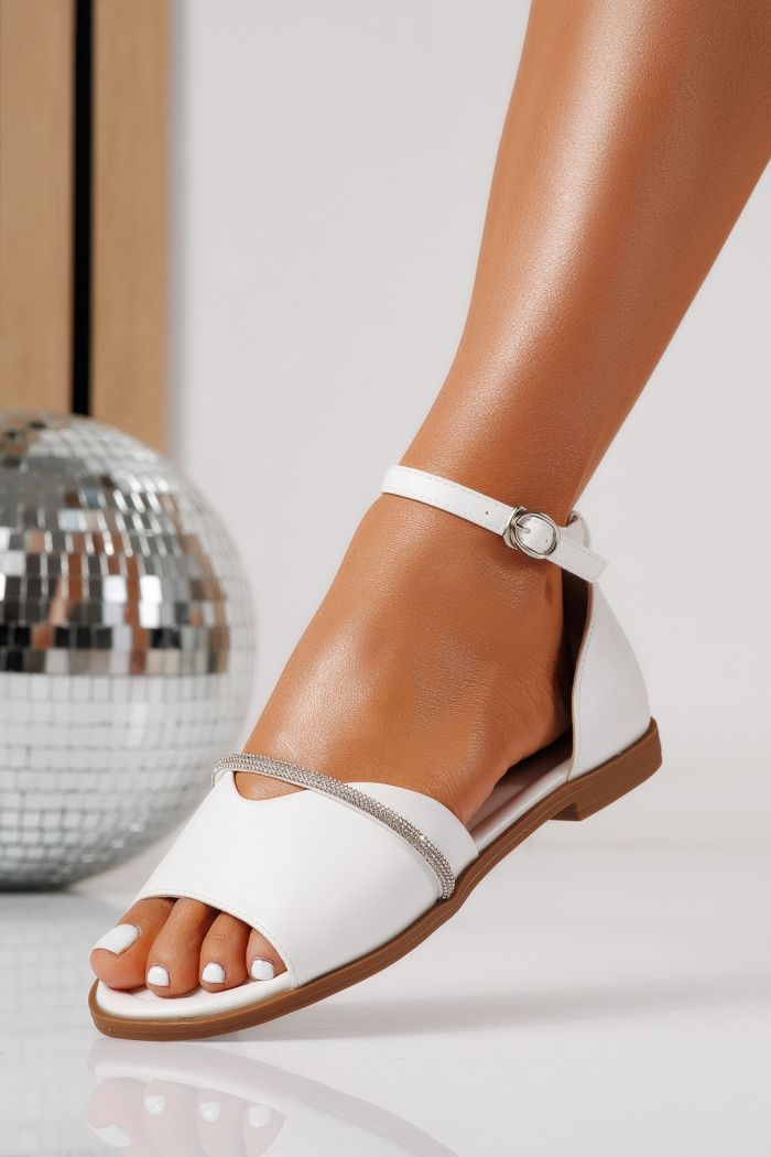 Дамски сандали с ниска подметка бели от еко кожа Aveline  #24711