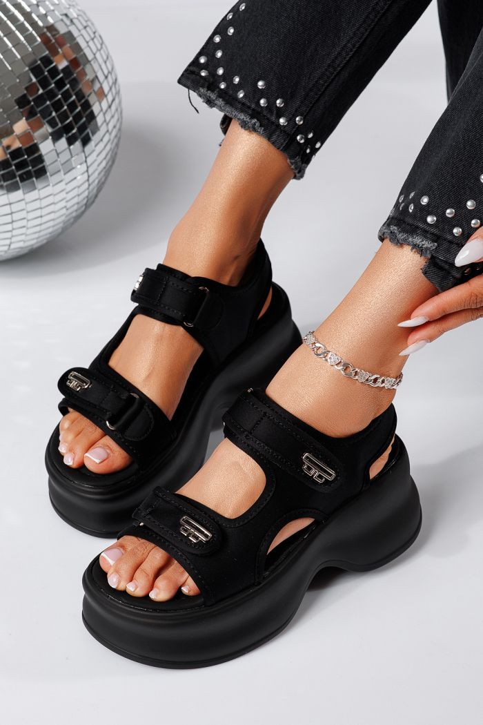 Дамски сандали с платформа черни от текстилен материал Charlotte #25224