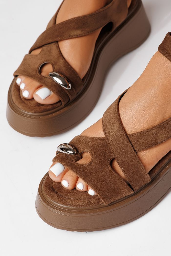 Дамски сандали с платформа кафяви от обърната еко кожа Beatrix #25076