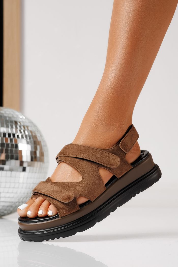 Дамски сандали с платформа кафяви от обърната еко кожа Coraline #25086