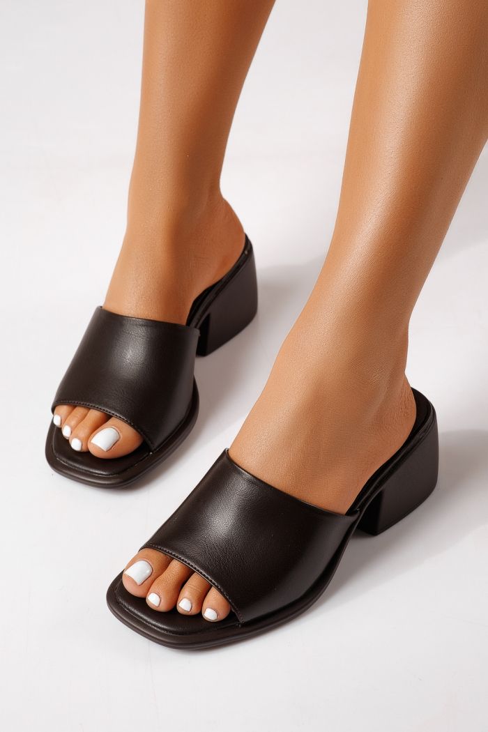 Дамски чехли с ток кафяви от еко кожа Indira #25169