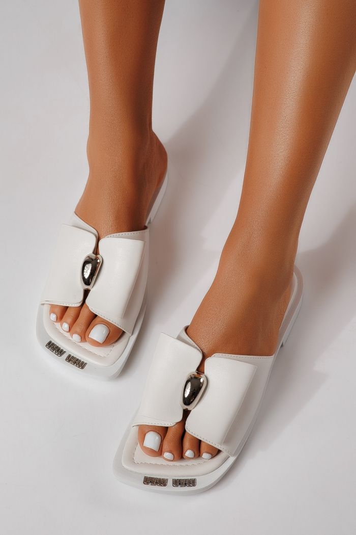 Дамски бели чехли от екокожа Amaris #25165