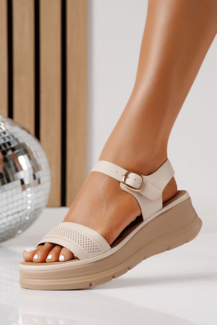 Дамски сандали с платформа бежови от еко кожа Gisela #25026