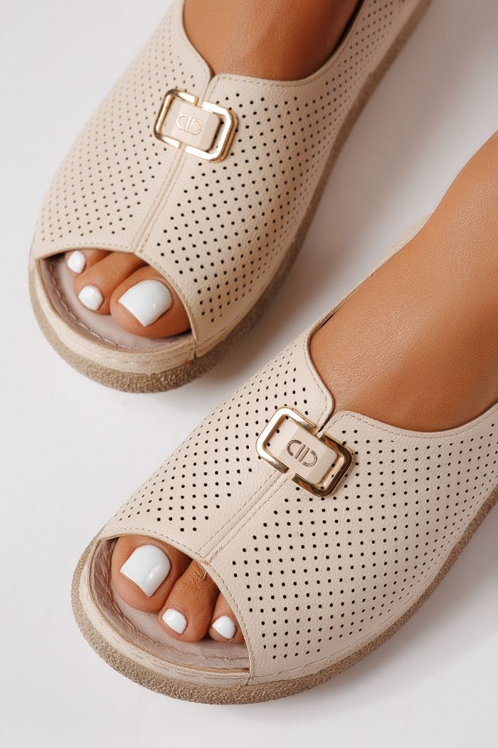 Дамски сандали с платформа бежови от еко кожа Paloma #25048