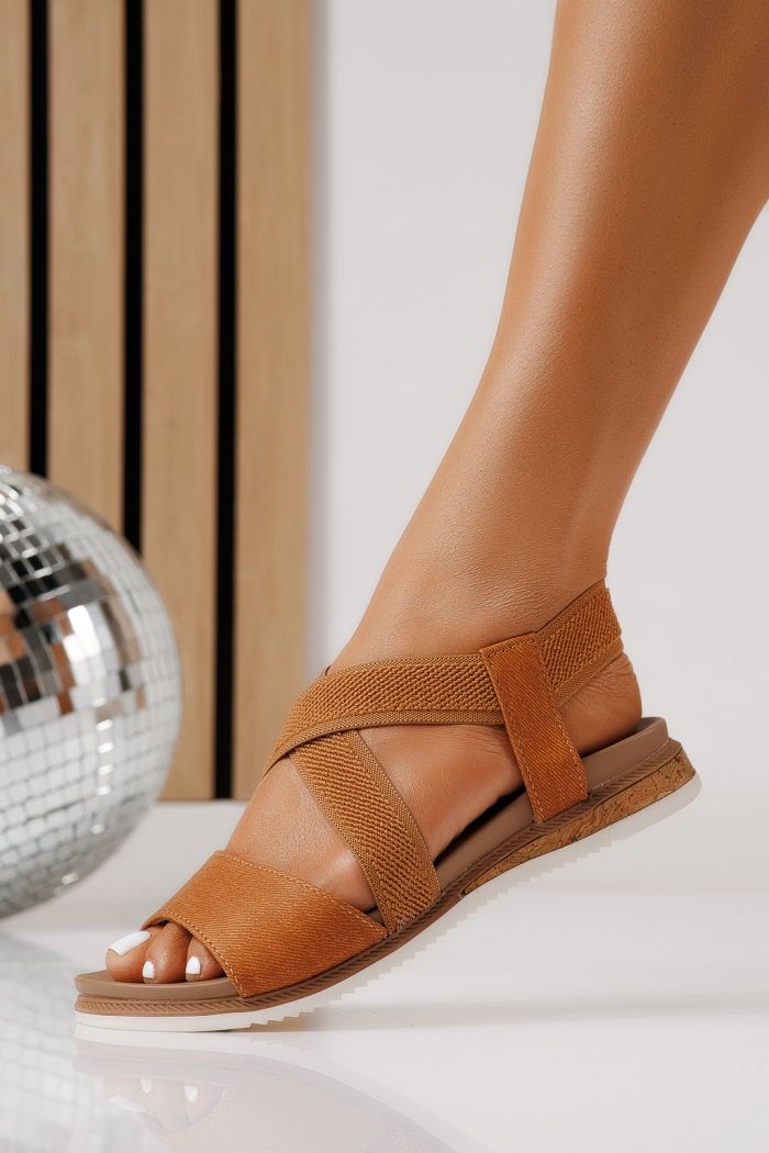 Дамски сандали с ниска подметка кафяви от еко кожа Yara #25154