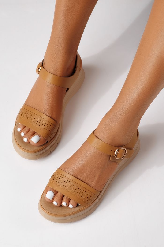 Дамски сандали с платформа кафяви от еко кожа Gisela #25024