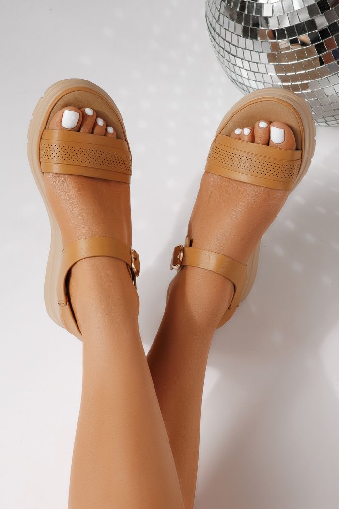 Дамски сандали с платформа кафяви от еко кожа Gisela #25024