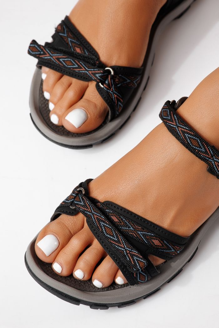 Дамски сандали с ниска подметка черни от текстилен материал Kaida #25143