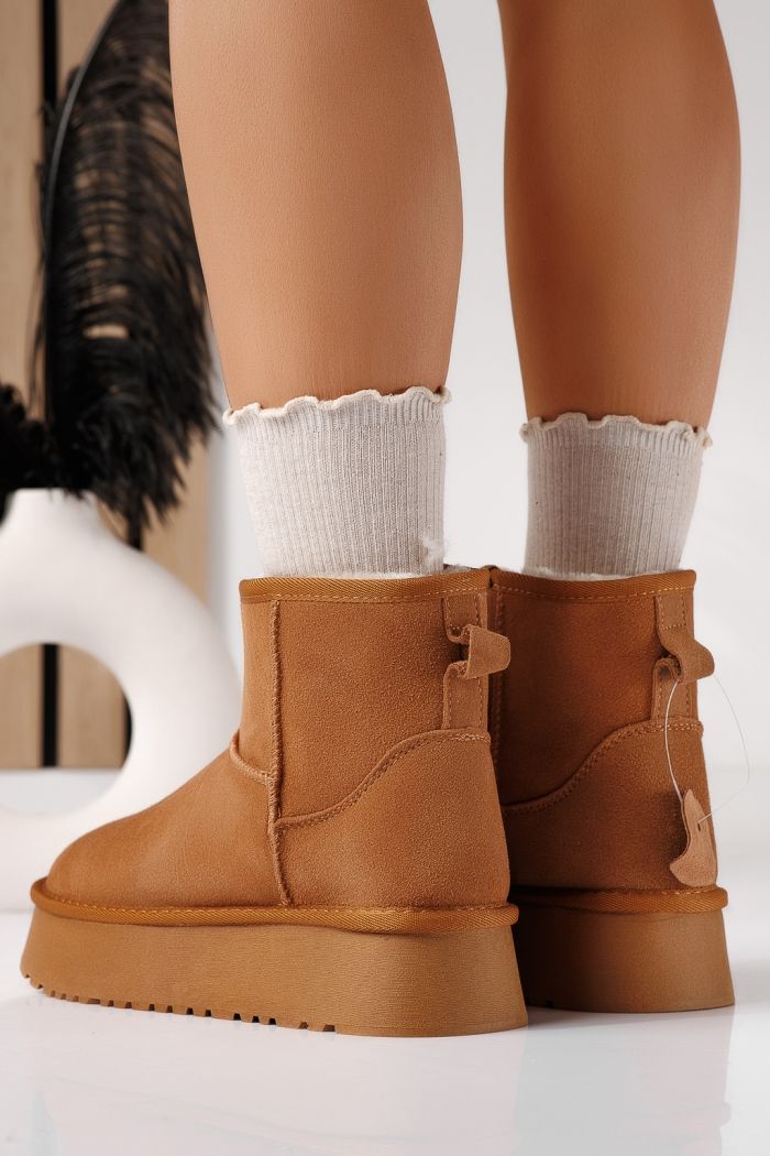Дамски къси чизми подплатени с пух тип UGG кафяви от обърната естествена кожа Luiza #30566